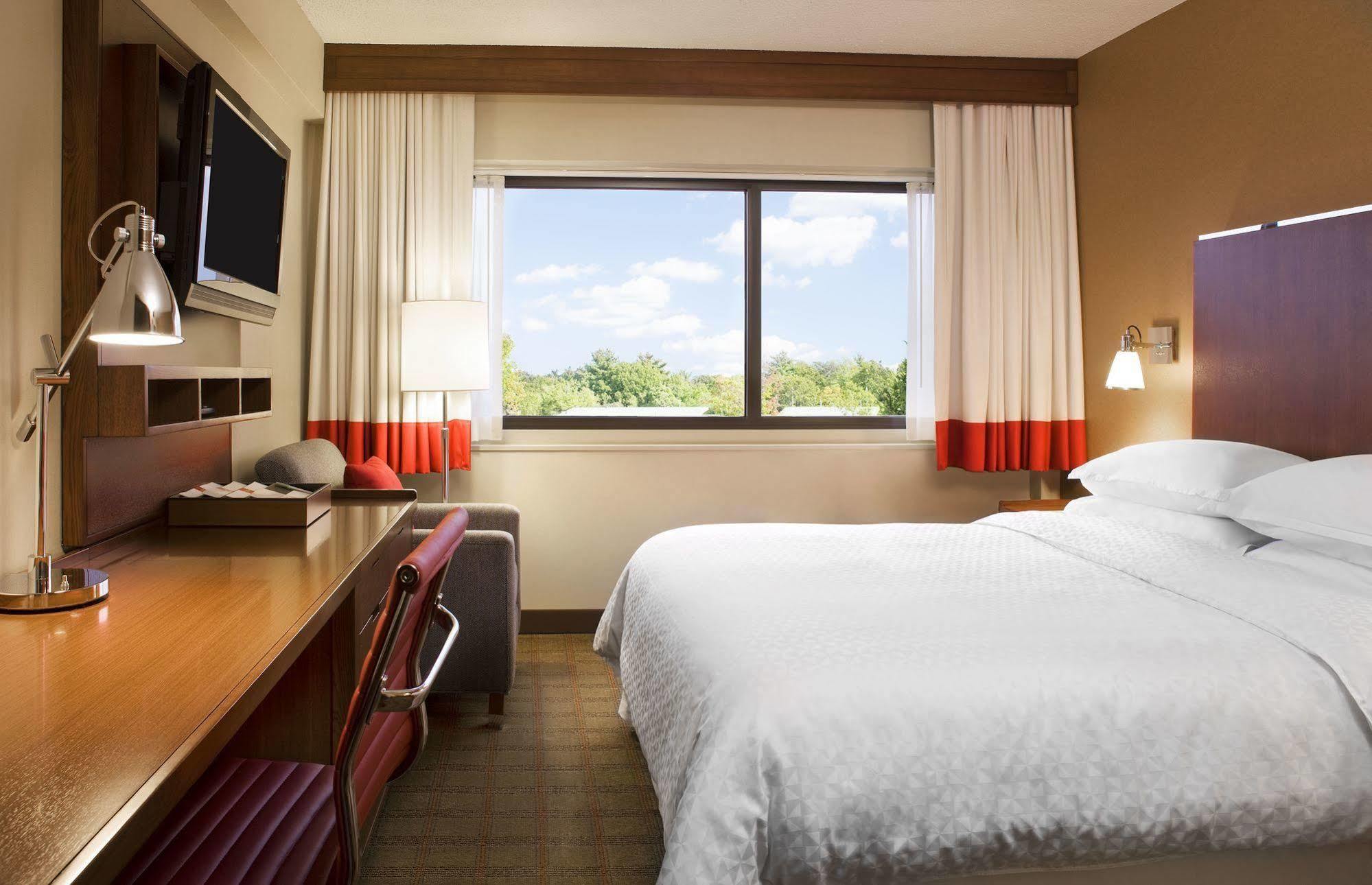 Four Points By Sheraton Cleveland Airport Екстер'єр фото